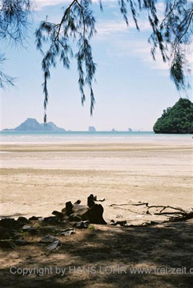 20 Thailand 2002 F1010019 Ausflug Krabi Strand_478